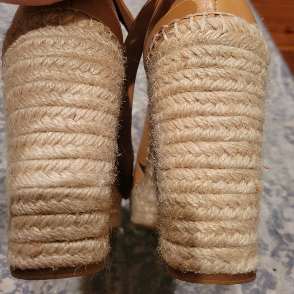 Treasure & Bond Platform Sandals - Picture 3 of 5